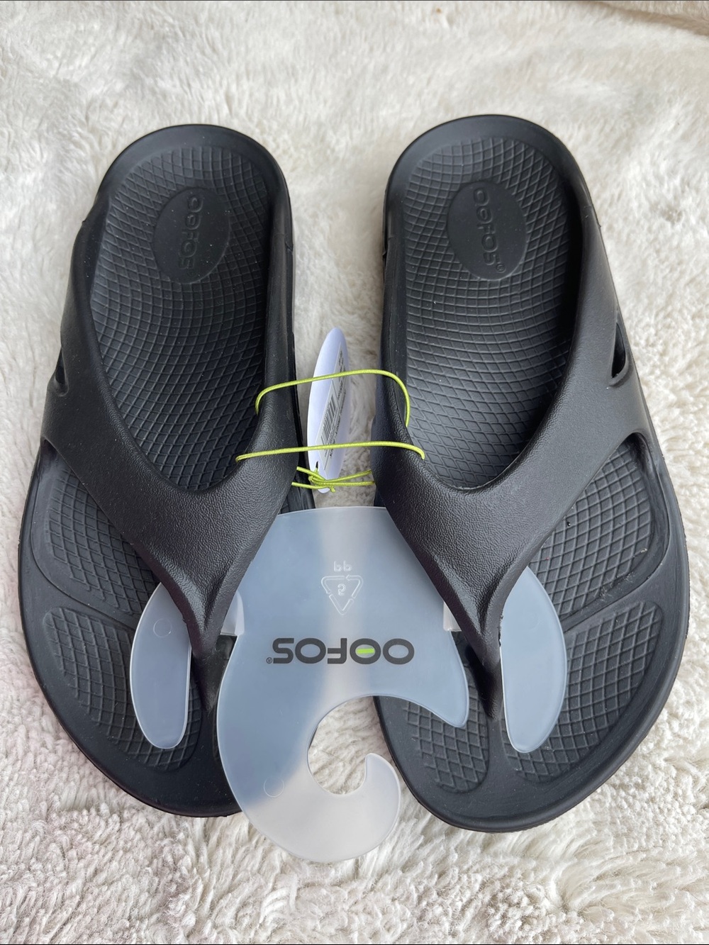 OOFOS Ooriginal Flip-Flop Sandals on black size women 9 men’s 7